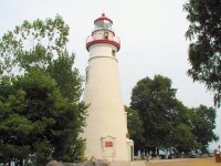 marblehead-light-t.jpg (10249 bytes)